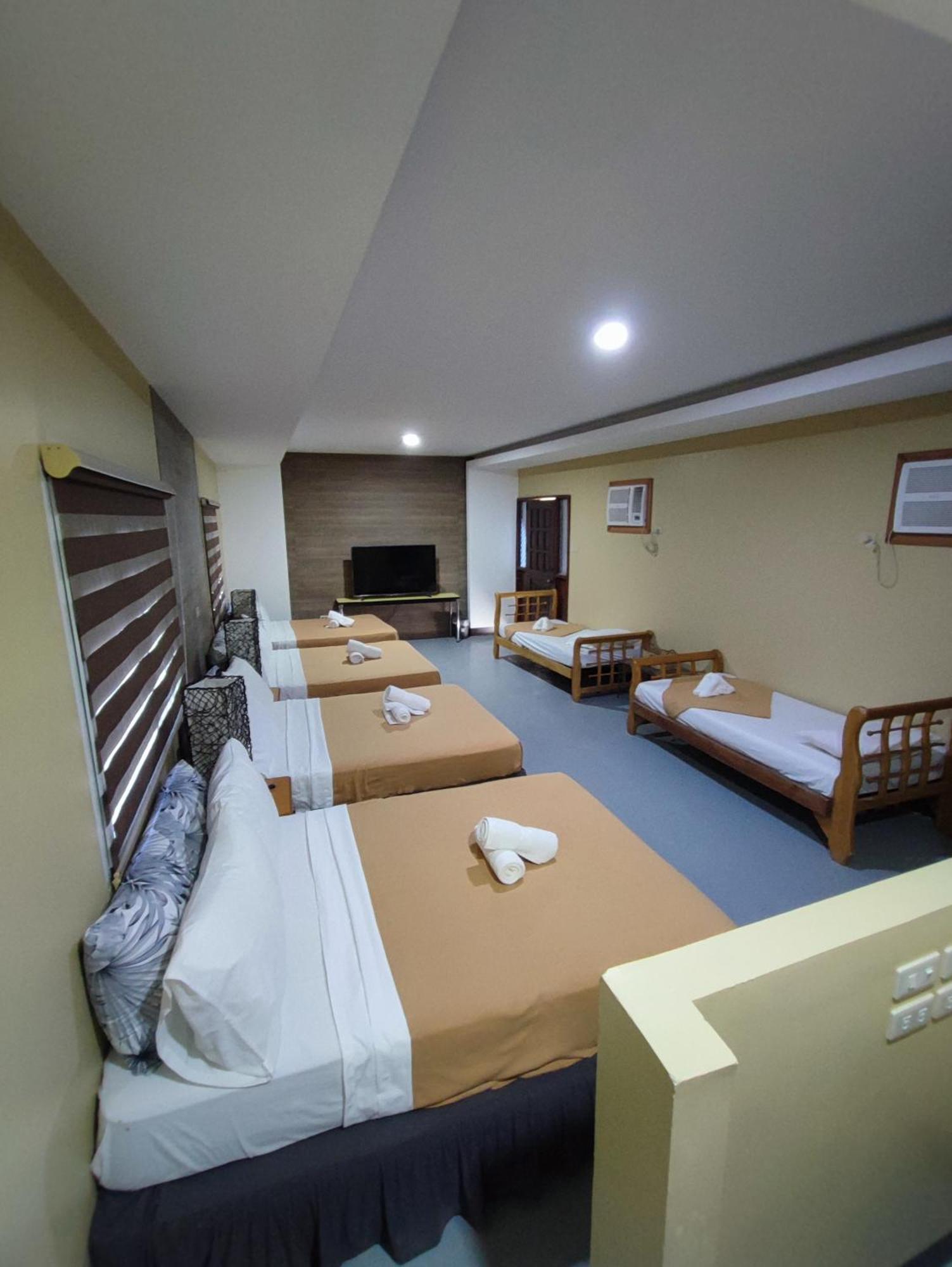 Raya Del Sol Dive Resort 马比尼 外观 照片