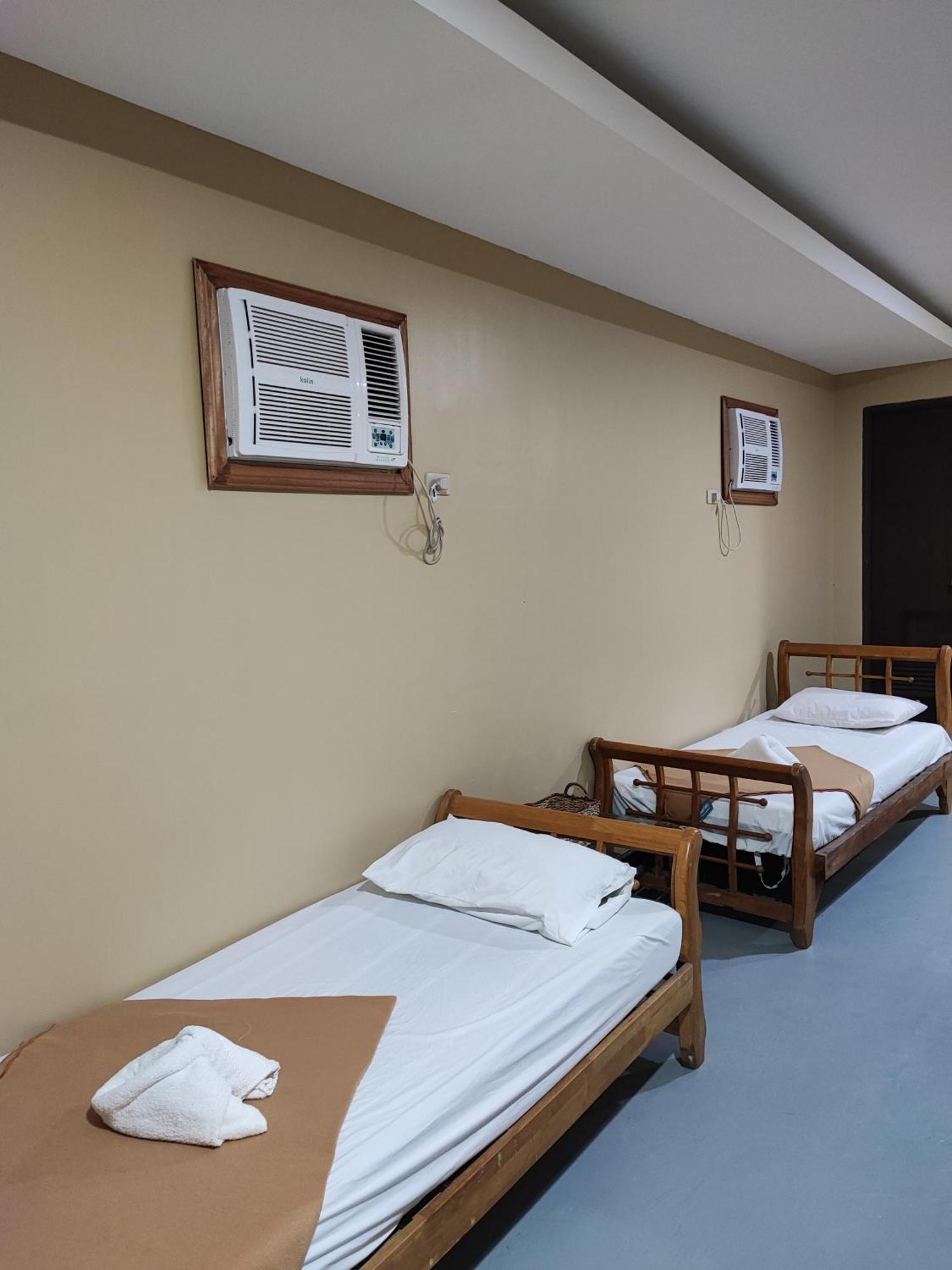 Raya Del Sol Dive Resort 马比尼 外观 照片