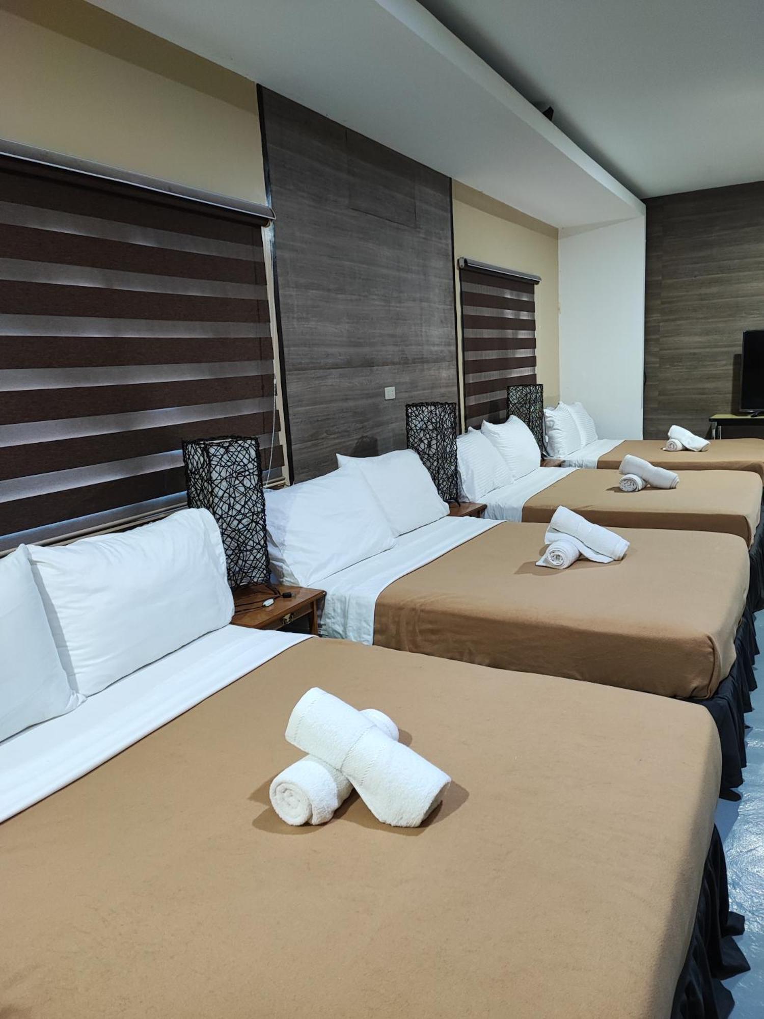 Raya Del Sol Dive Resort 马比尼 外观 照片